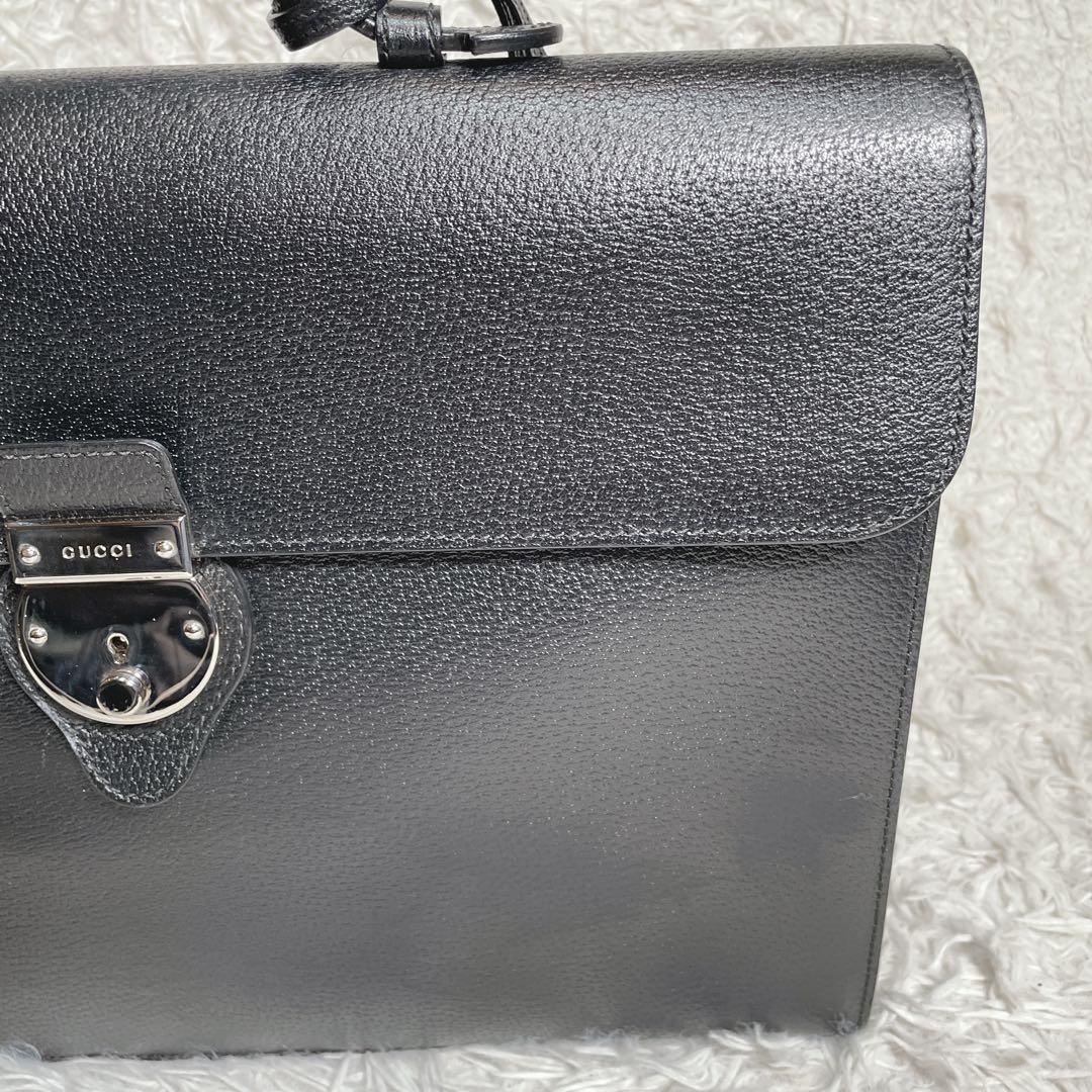 美品 GUCCI ビジネスバッグ ブラック 黒 レザー シボ革 鍵付き - メルカリ