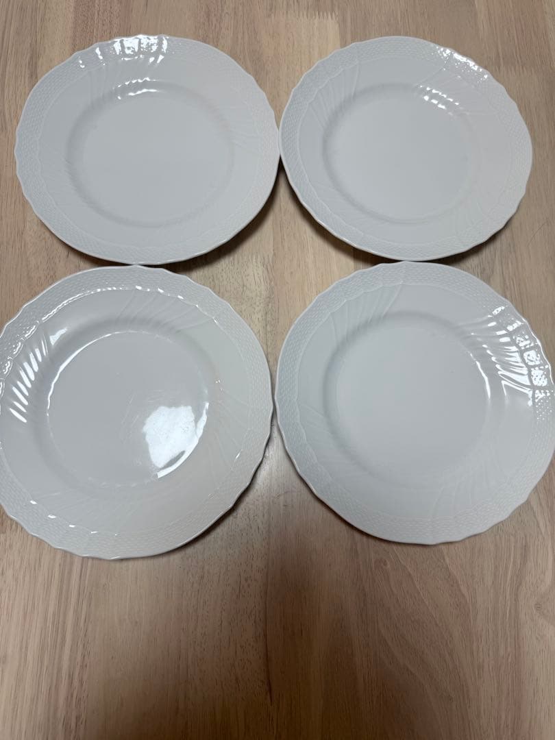 リチャードジノリ ベッキオ・ホワイト プレート22cm 4枚 楽天市場】リチャードジノリ ベッキオホワイト スクエアプレートの通販