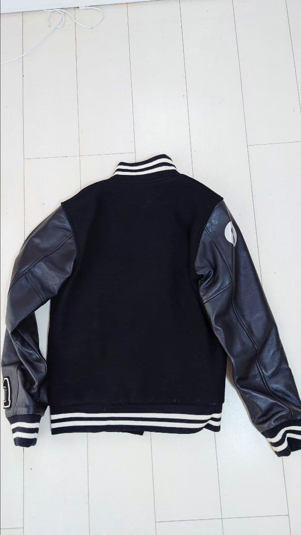 グッドイナフ スタジャン GOODENOUGH ナンバリング - メルカリ