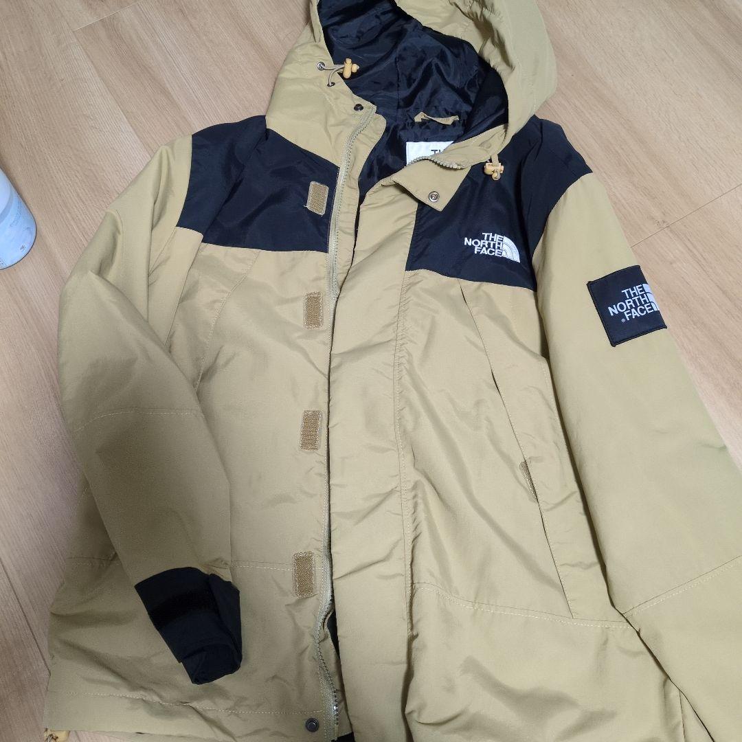 THE NORTH FACE マウンテンパーカー ベージュ・黒 新品 ノースフェイス マウンテンパーカー ベージュ×ブラック メンズL