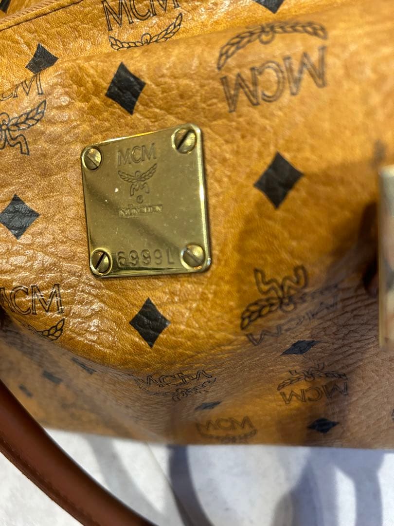 MCMエムシーエム ボストンバ ッグ ハンドバッグ 総柄 ロゴプレート