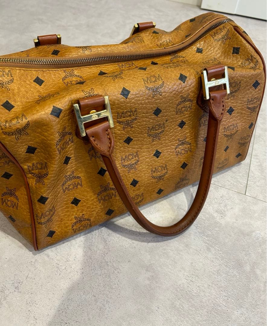 MCMエムシーエム ボストンバ ッグ ハンドバッグ 総柄 ロゴプレート