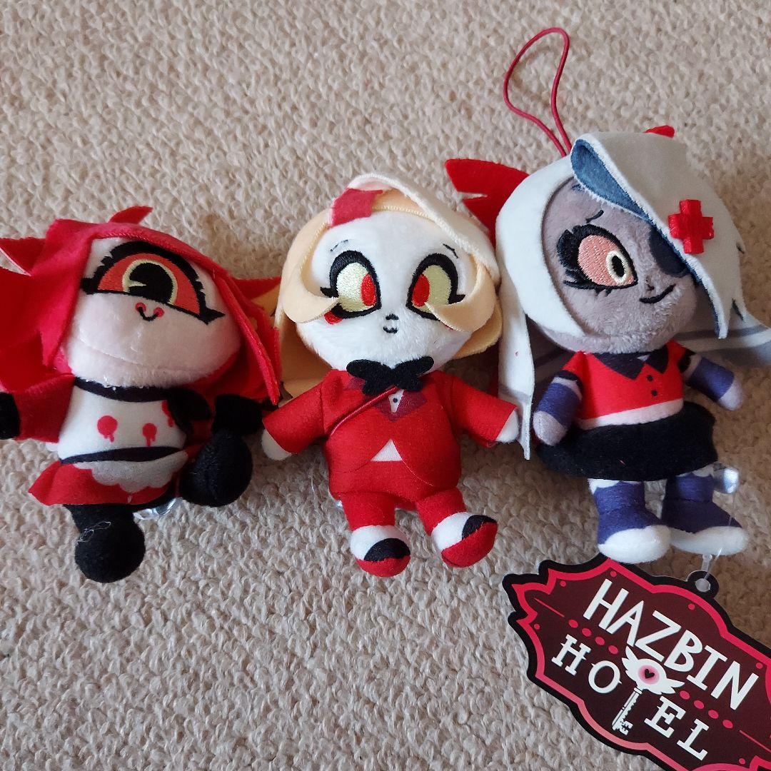 ハズビンホテルへようこそ ヴァギー ニフティ チャーリー おすわり