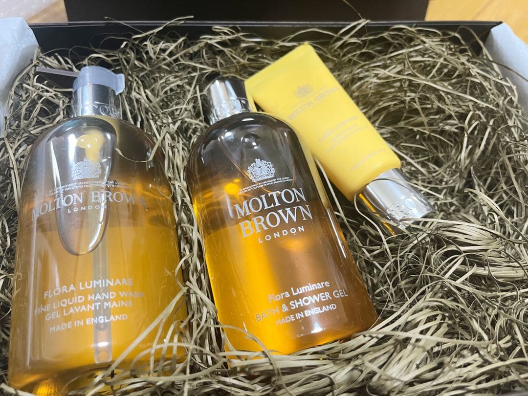 Molton Brown フローラルミナーレ フローラ ルミナーレ オードトワレ 100ml – MOLTON BROWN