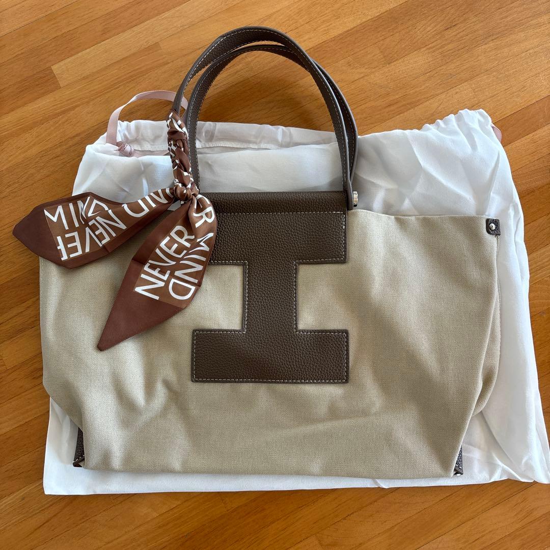 イアクッチ　ベージュ トートバッグM IACUCCI（イアクッチ）の「マルゲリータ M RUGA ≪CLASSIC COLLECTION