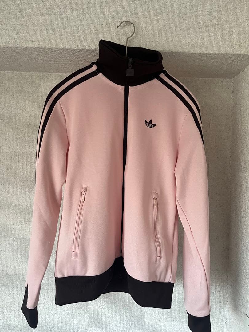 adidas ピンク トラックジャケット 値下げ交渉あり - メルカリ