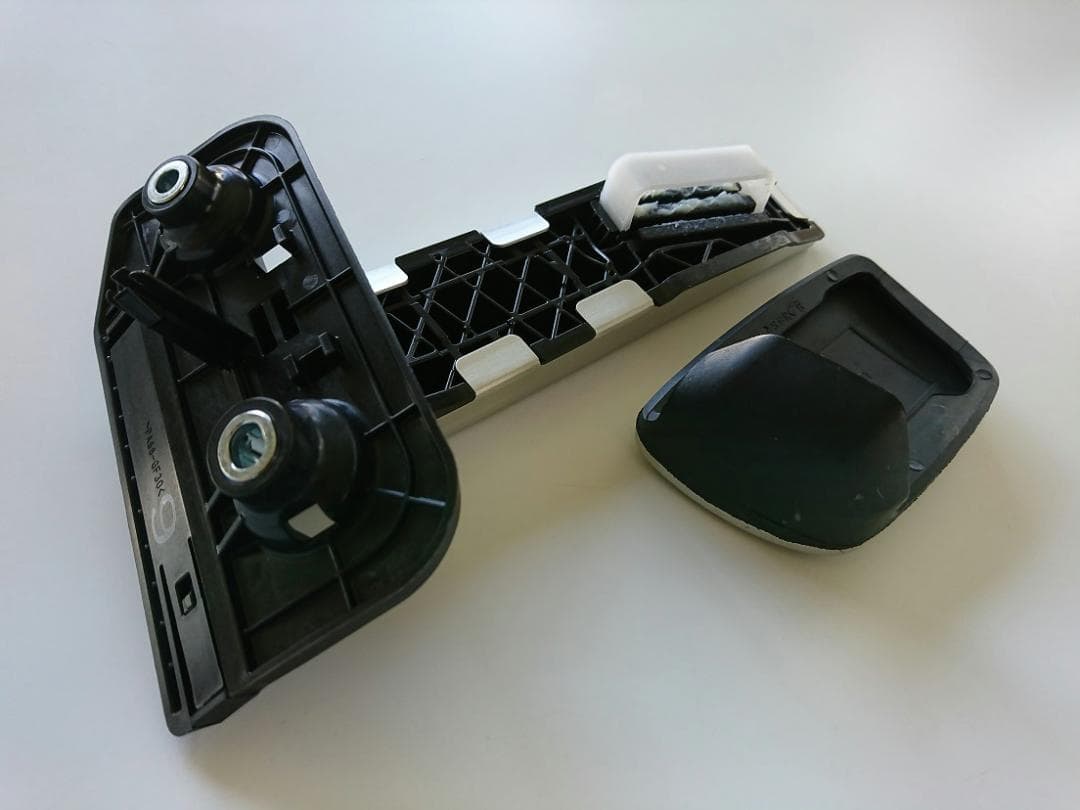 220系クラウン前期に☆ レクサスLS＆LC Fスポーツ 純正アルミペダル 2