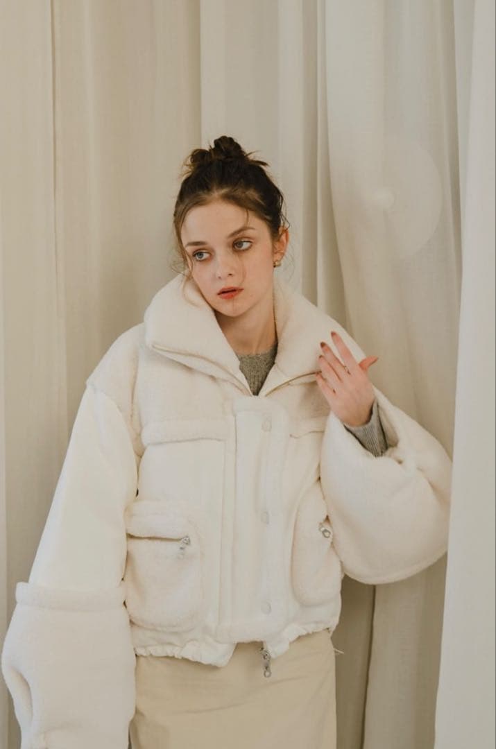 PINUE ボアコンビダウン ホワイト - メルカリ