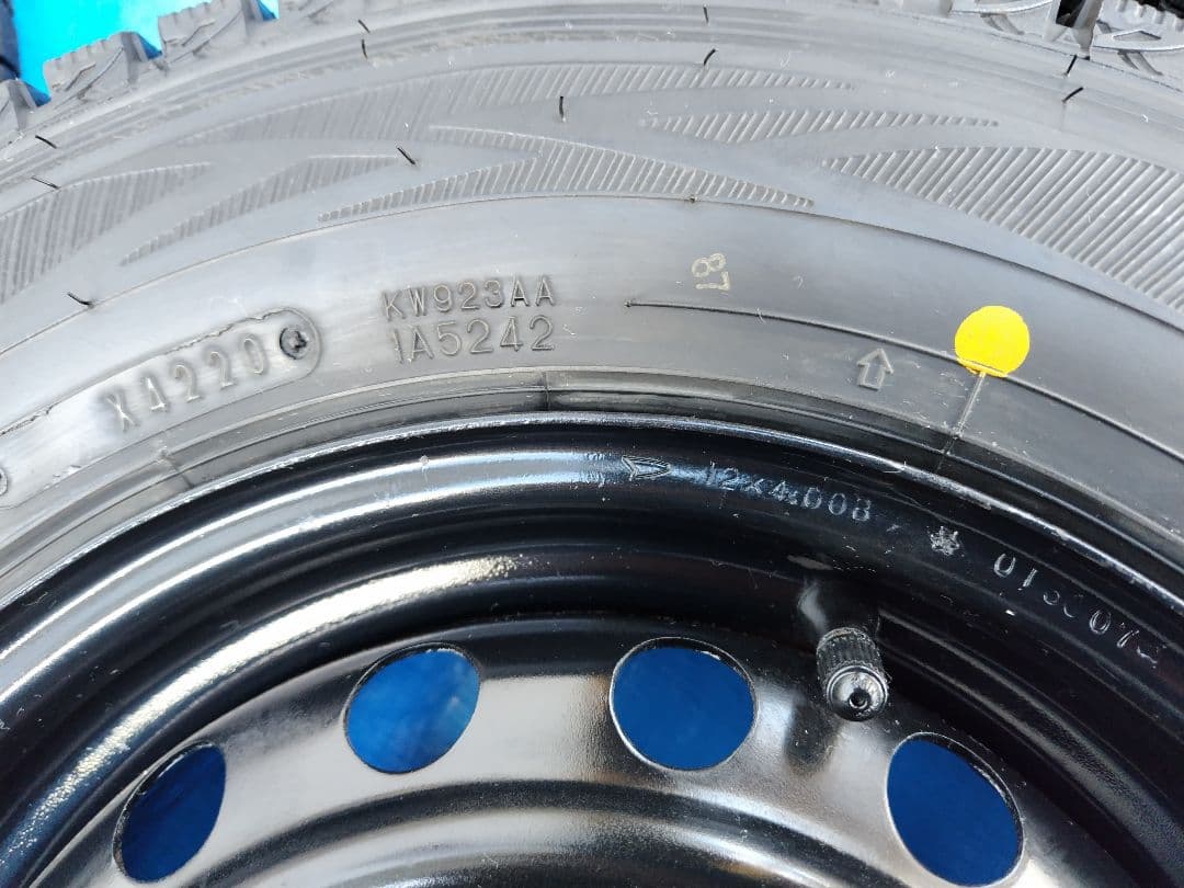 145R12・LT【2/2】軽トラ用スタッドレスタイヤ・鉄ホイール付、2本