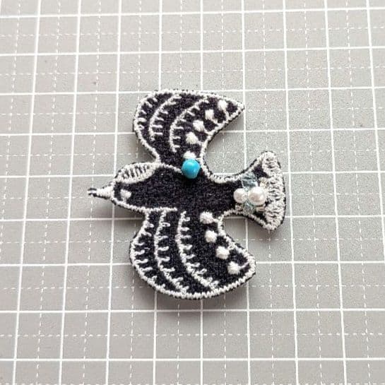 a72 ミナペルホネンアクセサリーハンドメイドブローチsymphony - メルカリ