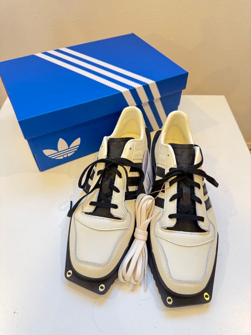 adidas フォーラム SQ W 25cm試着のみ・ほぼ新品ホワイト×ブラック adidas（アディダス） スニーカー adidas FORUM SQ W / アディダス