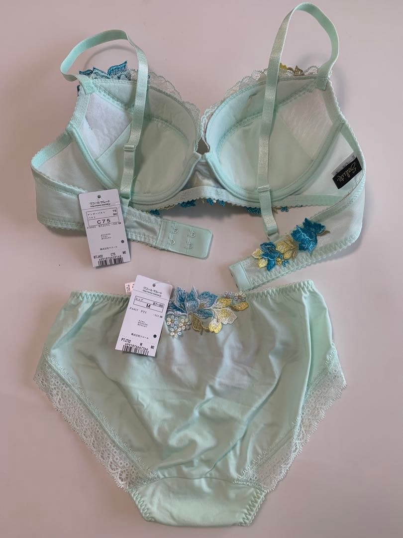 新品 ワコール サルート ブラC75/ショーツM ME - メルカリ