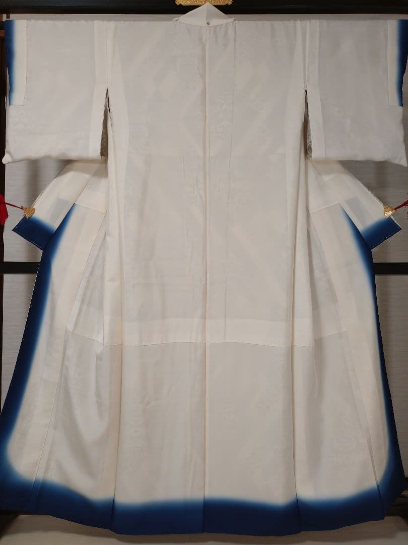 219R 本場大島紬 白大島 カタス 正絹 しつけ糸有り 裄長 H - メルカリ