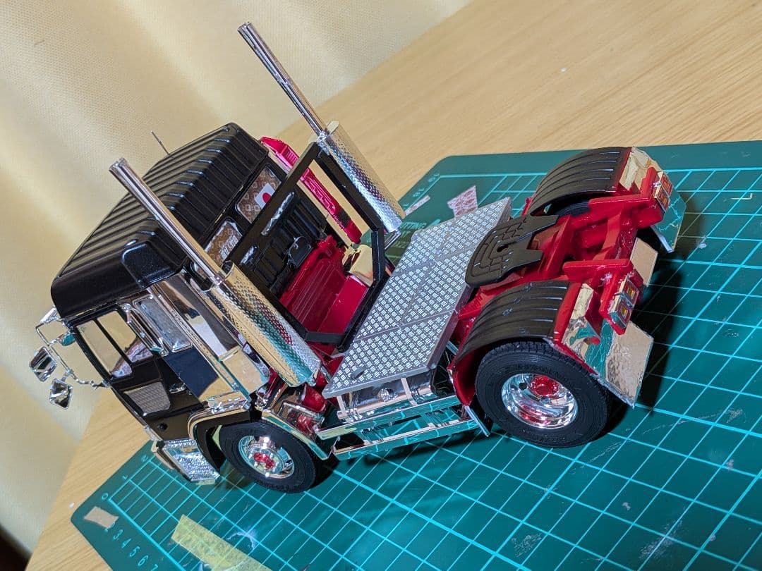 デコトラプラモデル完成品 日野テラヴィトレーラーヘッド ヘビー