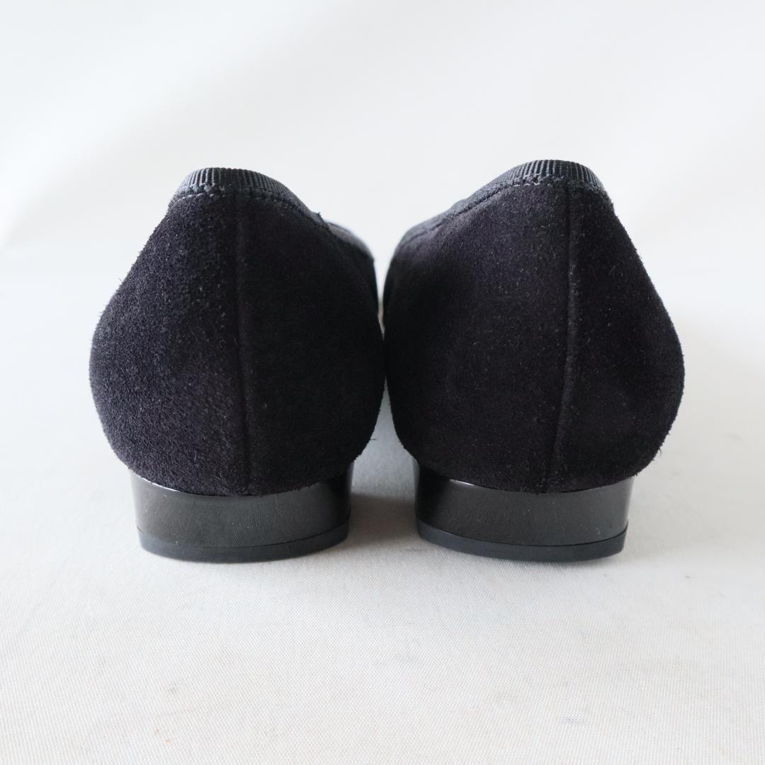 未使用フェラガモ　ヴァラパンプス黒　8D/25−25.5cm ロゴプレート