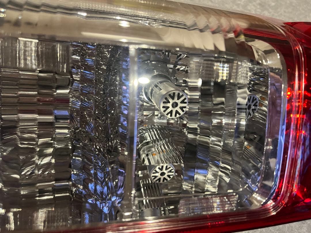 《いく》ハイエース　テールランプ　社外LEDセット