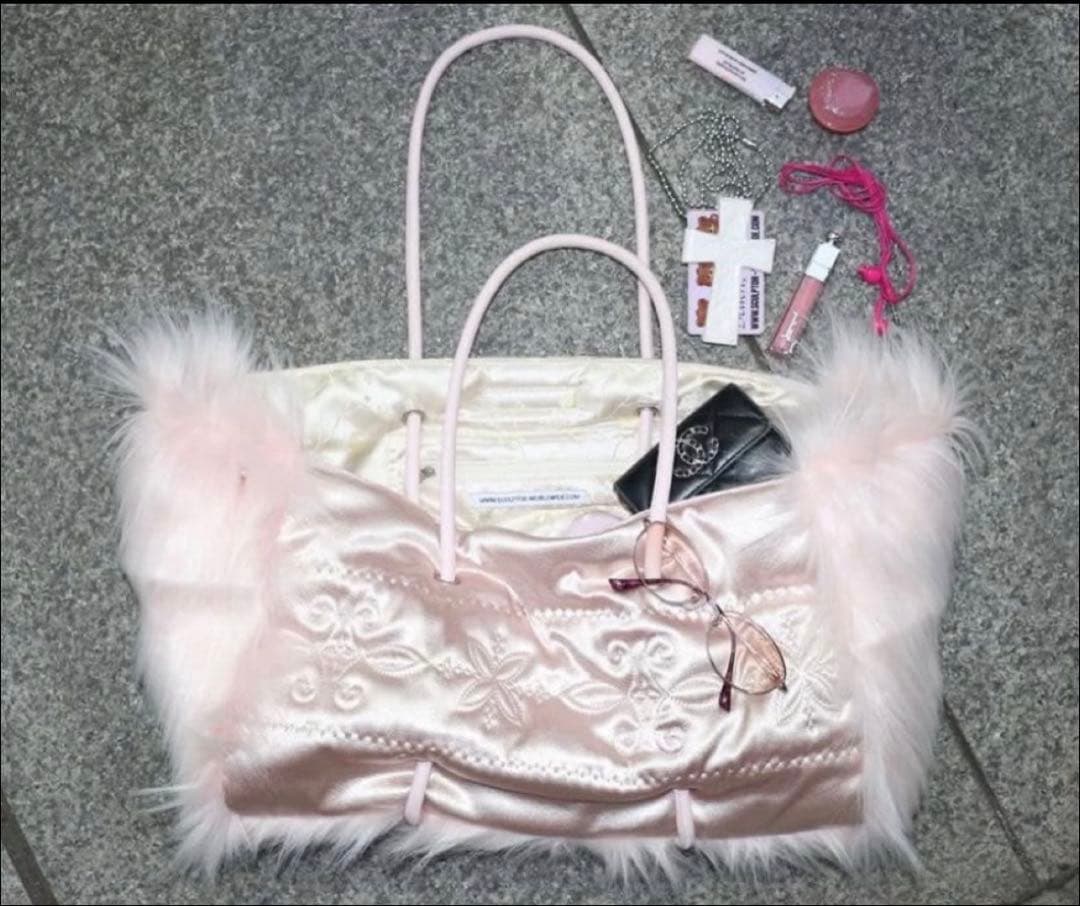 SCULPTOR】Fluffy Slouchy Satin Bag - メルカリ