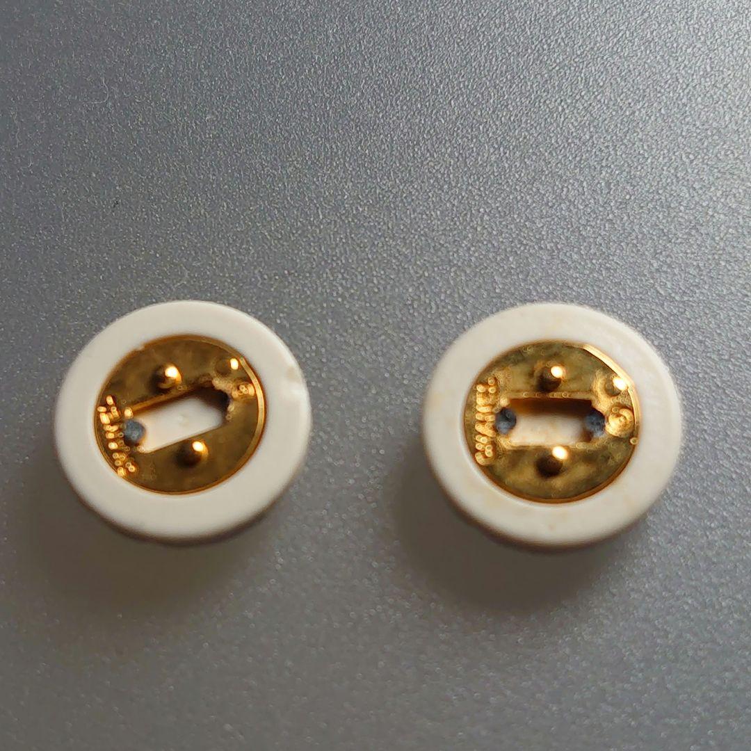 シャネル ボタン ゴールド＆白 2個セット ヴィンテージ レア CHANEL