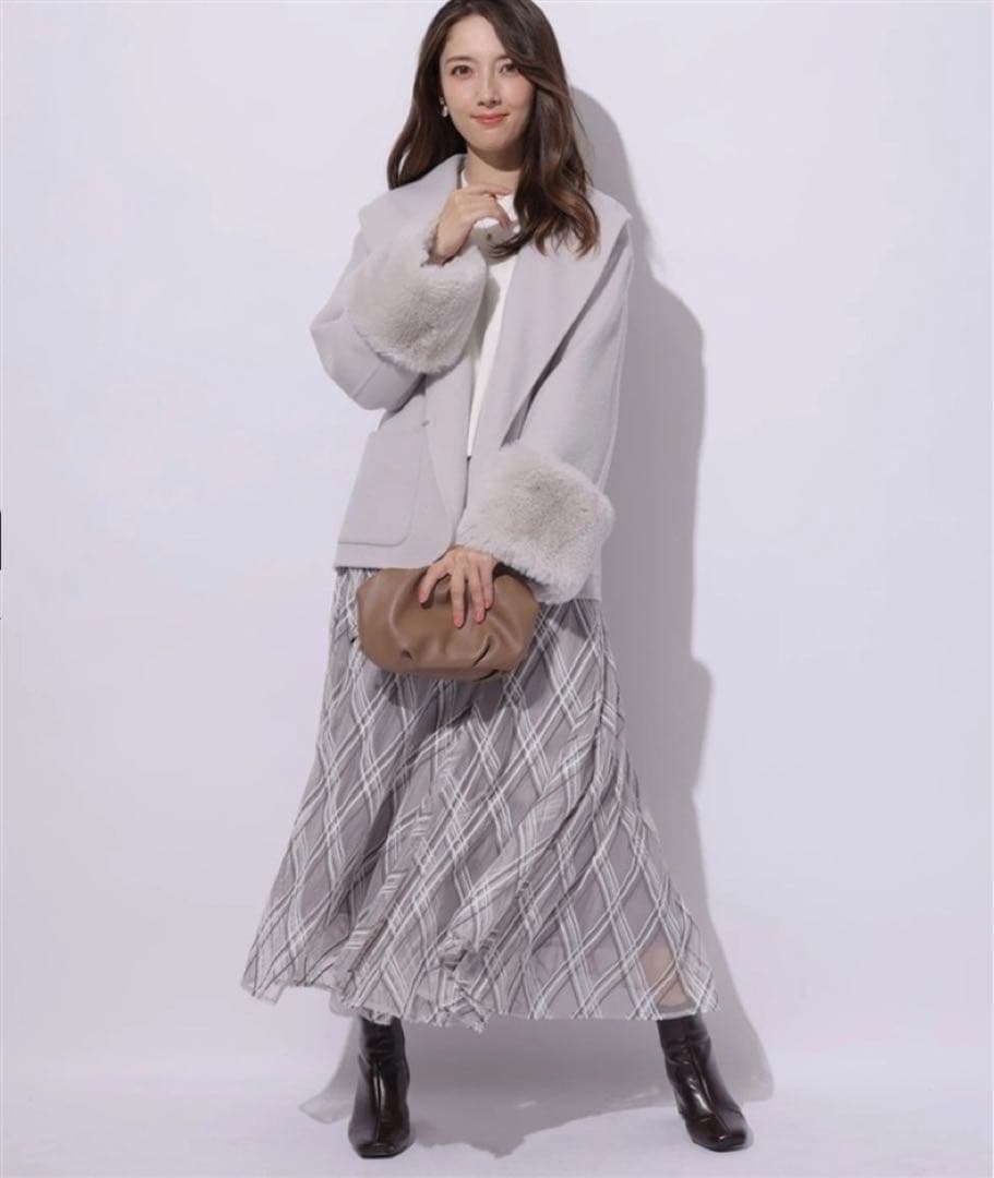 Apuweiser-richeアプワイザーリッシェ 袖ファーショートリバーコート