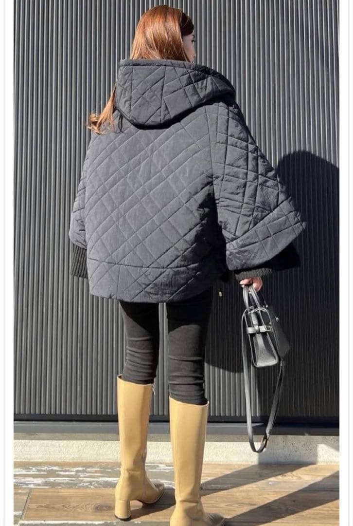 Dolce. Madison de dolceブラック キルティングポンチョ - メルカリ