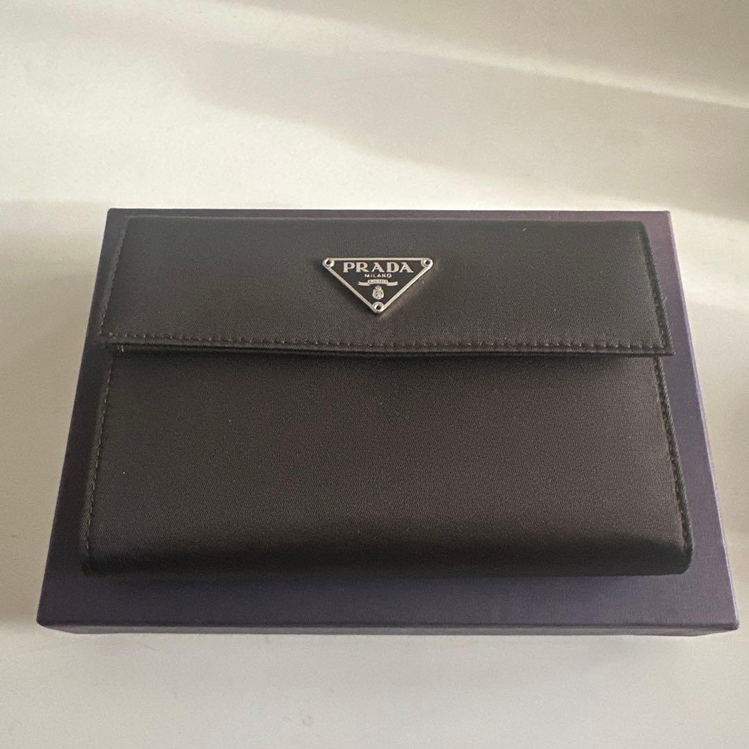専用PRADA レザー三つ折り財布 楽天市場】PRADA プラダ 小銭入れ付き3つ折り財布三角ロゴプレート