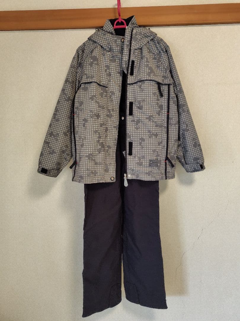 【美品 日本製】スヌーピー&ウッドストック柄のレディーススキーウェア(上下) 美品 日本製】スヌーピー&ウッドストック柄のレディーススキーウェア(上下)