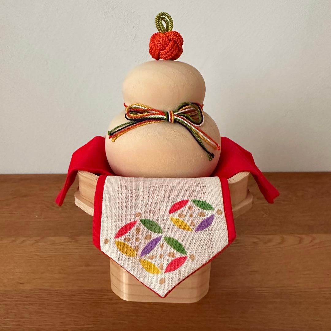 中川政七商店　木製鏡餅　終売品 いまの暮らしに「鏡餅」を飾る意味。毎年飾れる木製の鏡餅に込めた想い