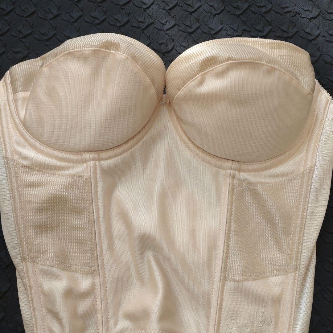 フォーシスアンドカンパニー Vカットビスチェ e65 - メルカリ