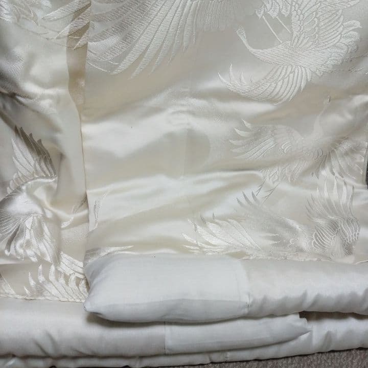 白無垢緞子生地柄鶴G - メルカリ