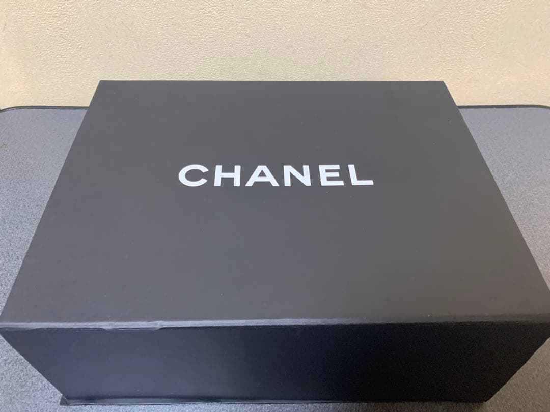 CHANEL シャネル 空箱 マグネット式 24x31x12cm - メルカリ