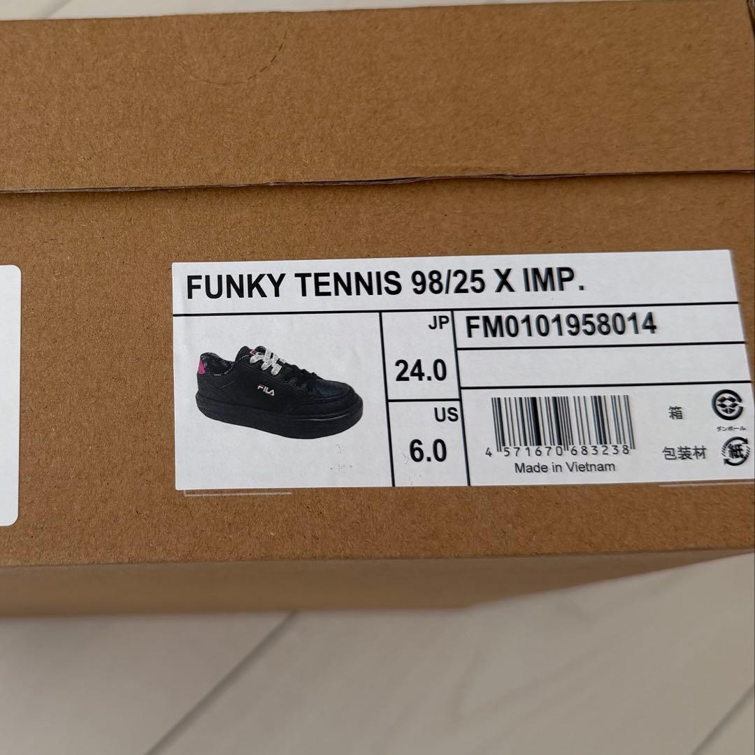 IMP.×FILAコラボスニーカー24cmブラック（IMP.靴紐IMP.白付き - メルカリ