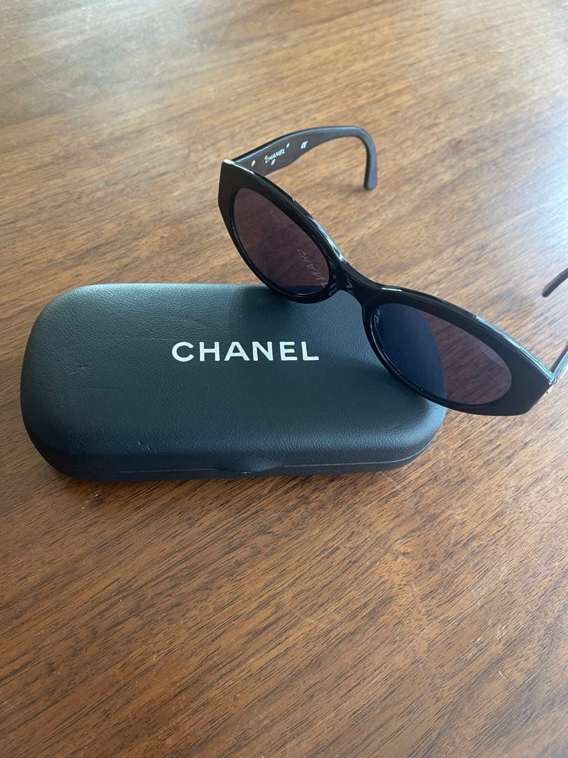 CHANEL サングラス キャットアイ 黒 CHANEL サングラス: キャッツアイ シェイプ サングラス, アセテート