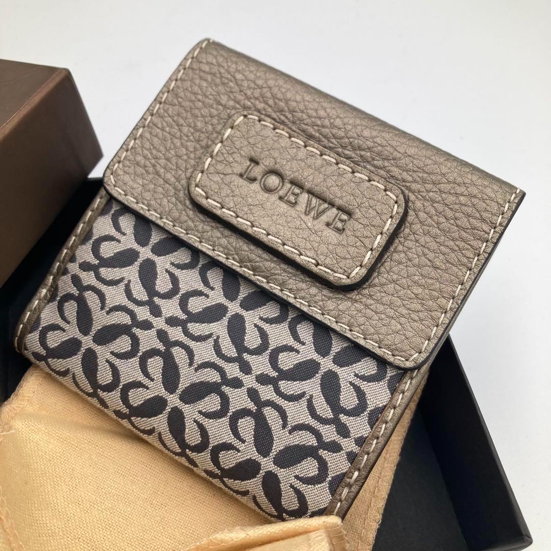 ！新品！　ロエベ　折り財布　アナグラム　付属品完備　13A 新品！ ロエベ 折り財布 アナグラム 付属品完備 13A - メルカリ