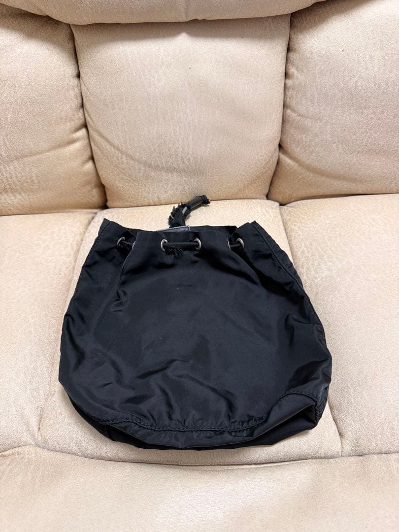 PRADA プラダ 巾着ポーチ テスートナイロン 三角プレートロゴ ブラック