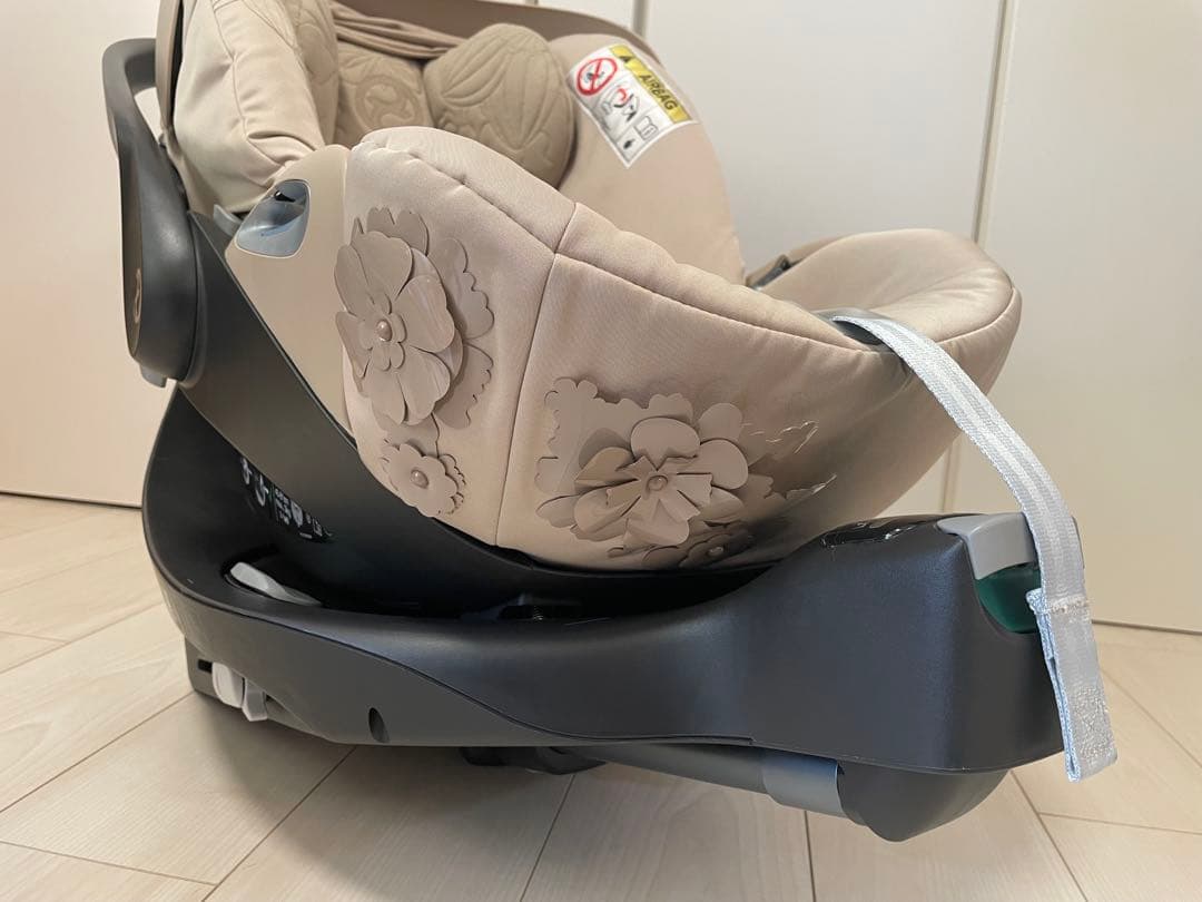 美品】サイベックスチャイルドシートシンプリーフラワーズ（ヌード