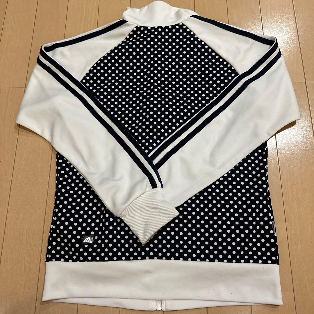 ベイビーわるきゅーれ 杉本ちさと(高石あかり)着用モデル adidas ジャージ