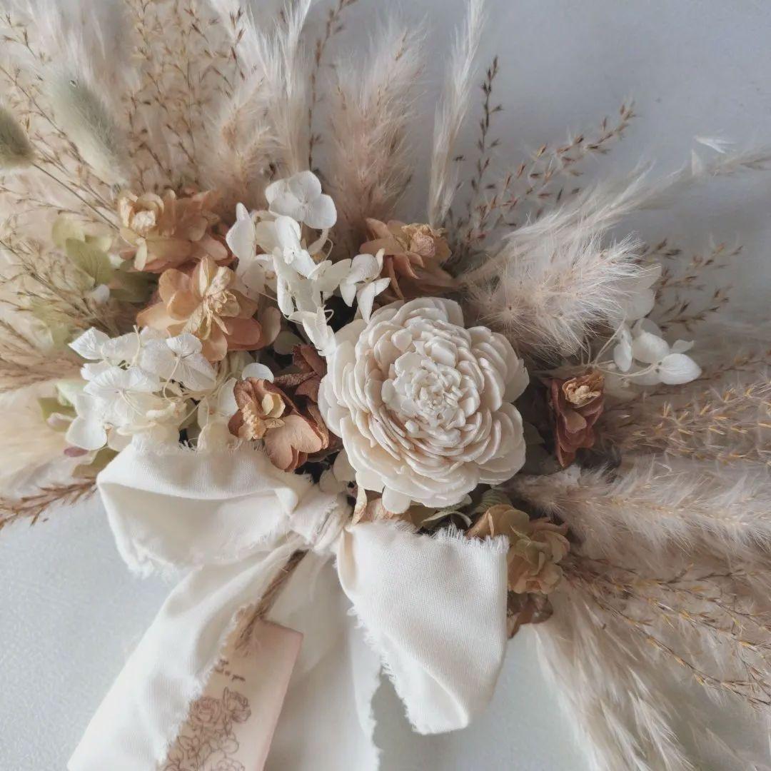 ベージュとモカ ドライフラワー横長スワッグ - メルカリ