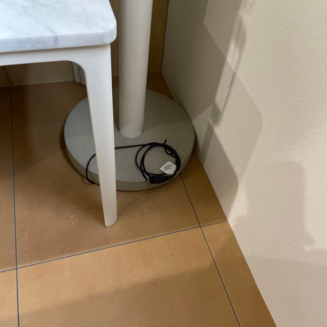 flos Bellhop Floor White お値下げ不可 直接引取限定 - メルカリ