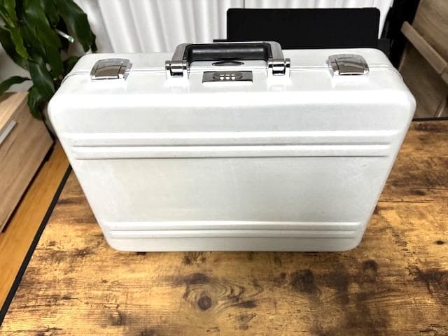 米国 SIZERO HALLIBURTON パソコンケース DZ5 アルミ正規品 楽天市場】【5H限定豪華プレゼント 3/7 19時～】特典付き 5年保証