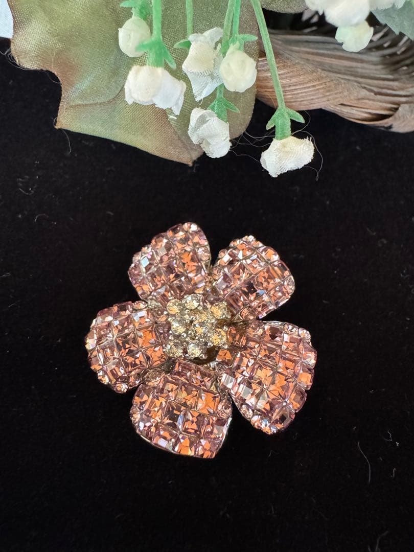 FOXEY 定番フラワー ブローチ ピンク 2026年最新】フォクシーブローチの人気アイテム - メルカリ