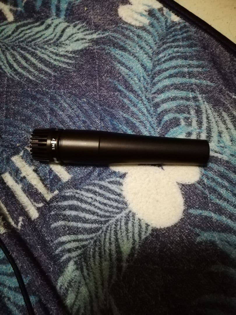 Shure SM57 ダイナミックマイク キャリングケース付き - メルカリ