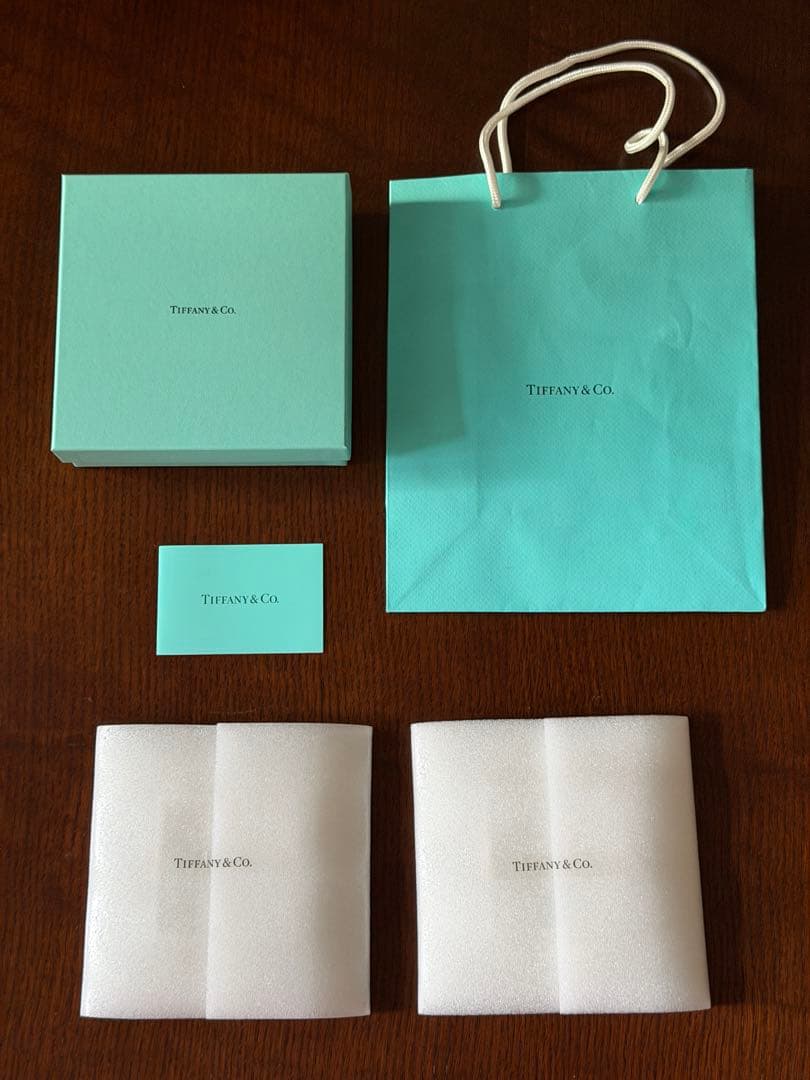新品2枚セット】Tiffany & Co. リボンデザイン皿 - メルカリ