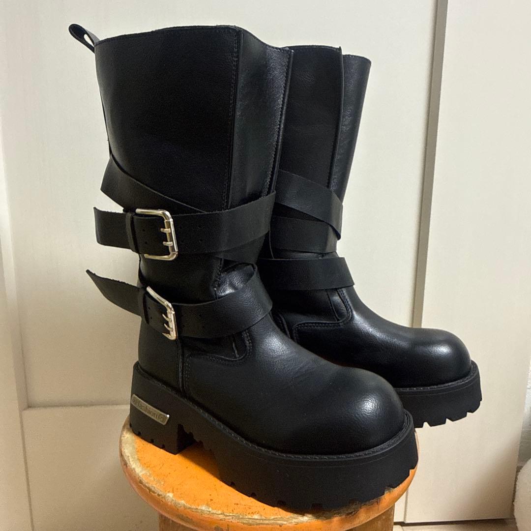 ハイブーツ　ベノム ブーツ エンジニア似　黒　ブラック　23cm ブラック の ウィメンズ Venom ハイブーツ | Balenciaga JP