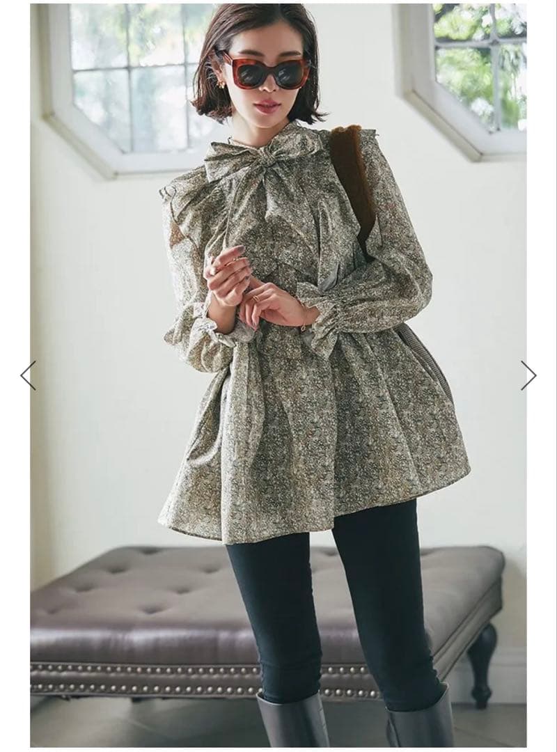 セブンテン　スクワロルプリントボウタイチュニック(アイボリー) 再入荷】スクワロルプリントボウタイチュニック(アイボリー) - seventen