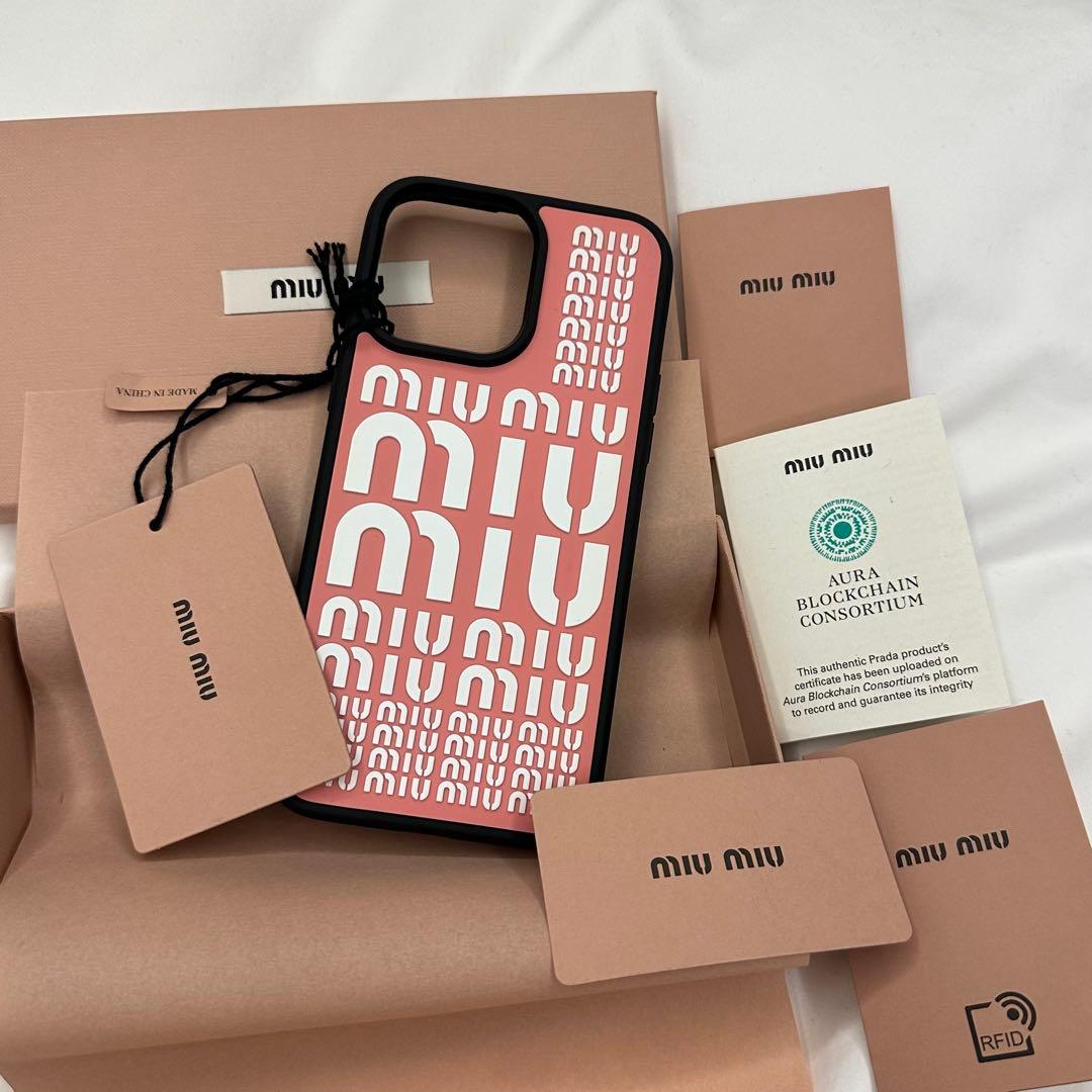 【新品】 miumiu iPhone14 promax ケース ピンク ミュウミュウ iPhone14 Pro Maxケース Miumiu iPhone15proケース