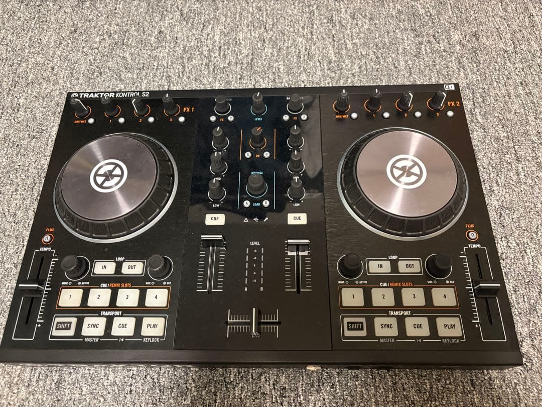 【本日限定値下げ】Traktor Kontrol S2 ＋ AUDIO2 付 Review: Traktor Kontrol Z2 Mixer