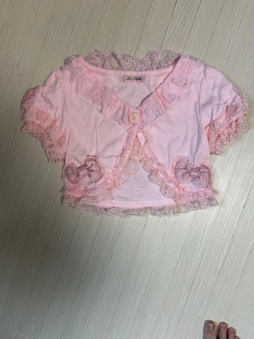 新品 La Pafait ピンク フリル リボン 半袖カーディガン TINA：JOJUN（ティーナジョジュン） カーディガン スラブ糸 フロント