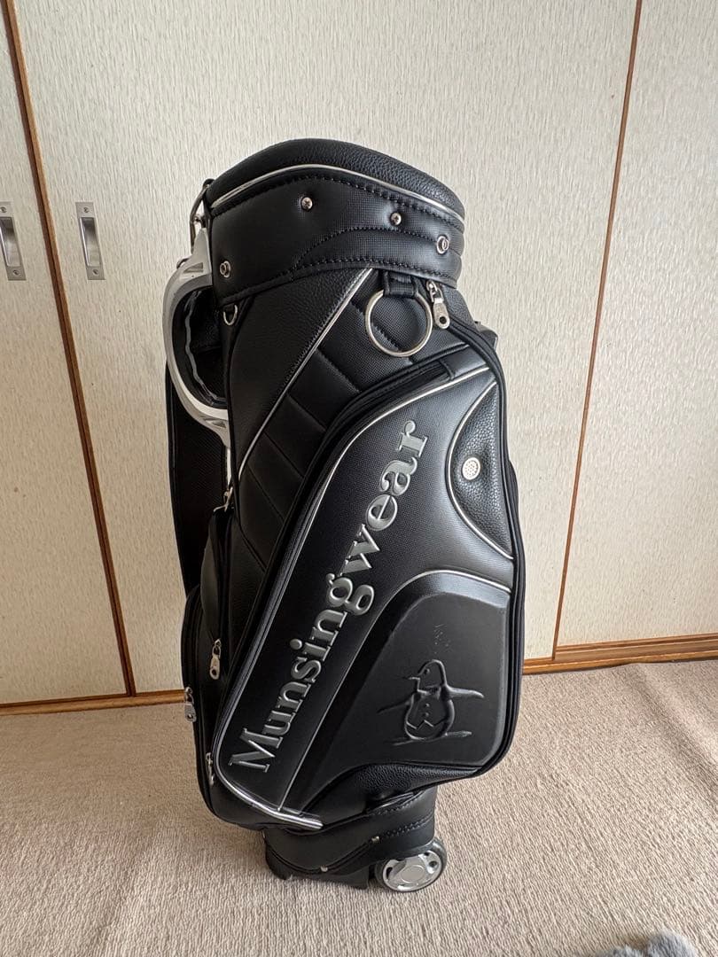 AG097　マンシングウェア　ゴルフバッグ キャディバッグ 黒 ペンギン スタンドキャディバッグ(【男性】キャディバッグ)|Penguin by