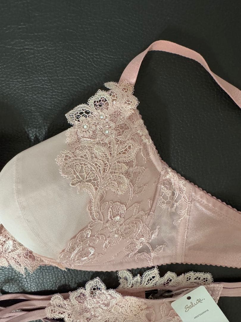 れみ☆ Salute 女優ブラ？☆E75 豪華3点セット　貴重サイズ　新品