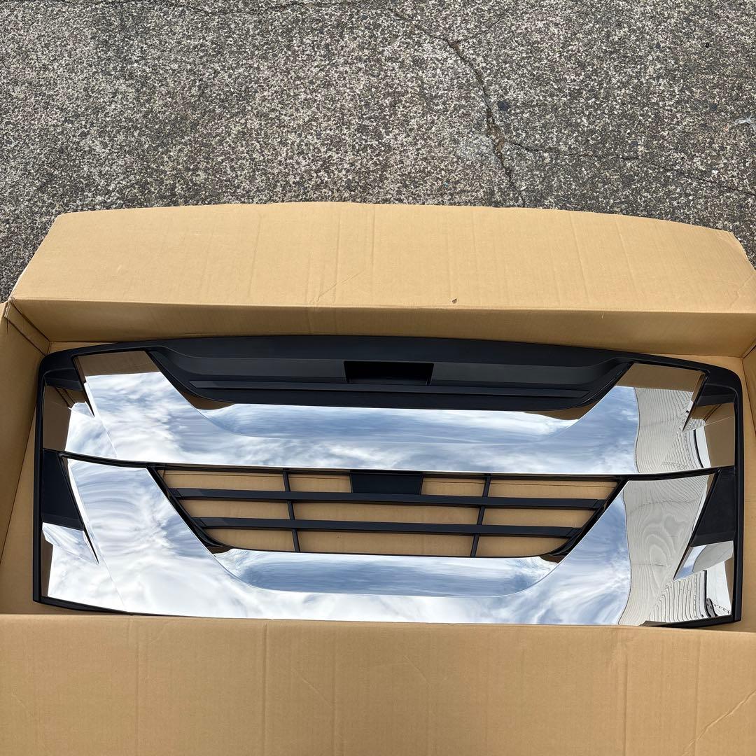 いすゞギガ純正クロームメッキグリル　中古品 楽天市場】いすゞ ギガ フロント グリル 初代 純正 メッキ カスタム